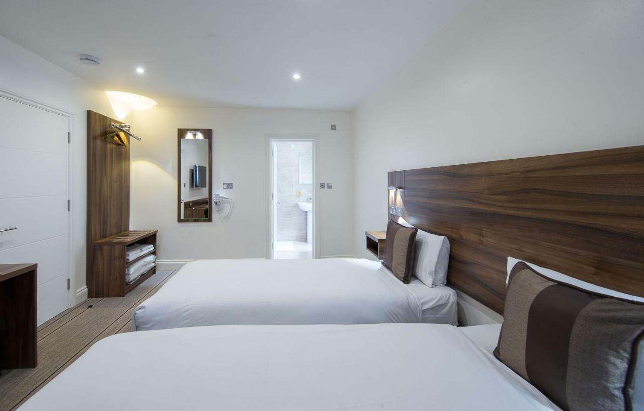 Heathrow-Windsor Guest House Slough Exterior photo