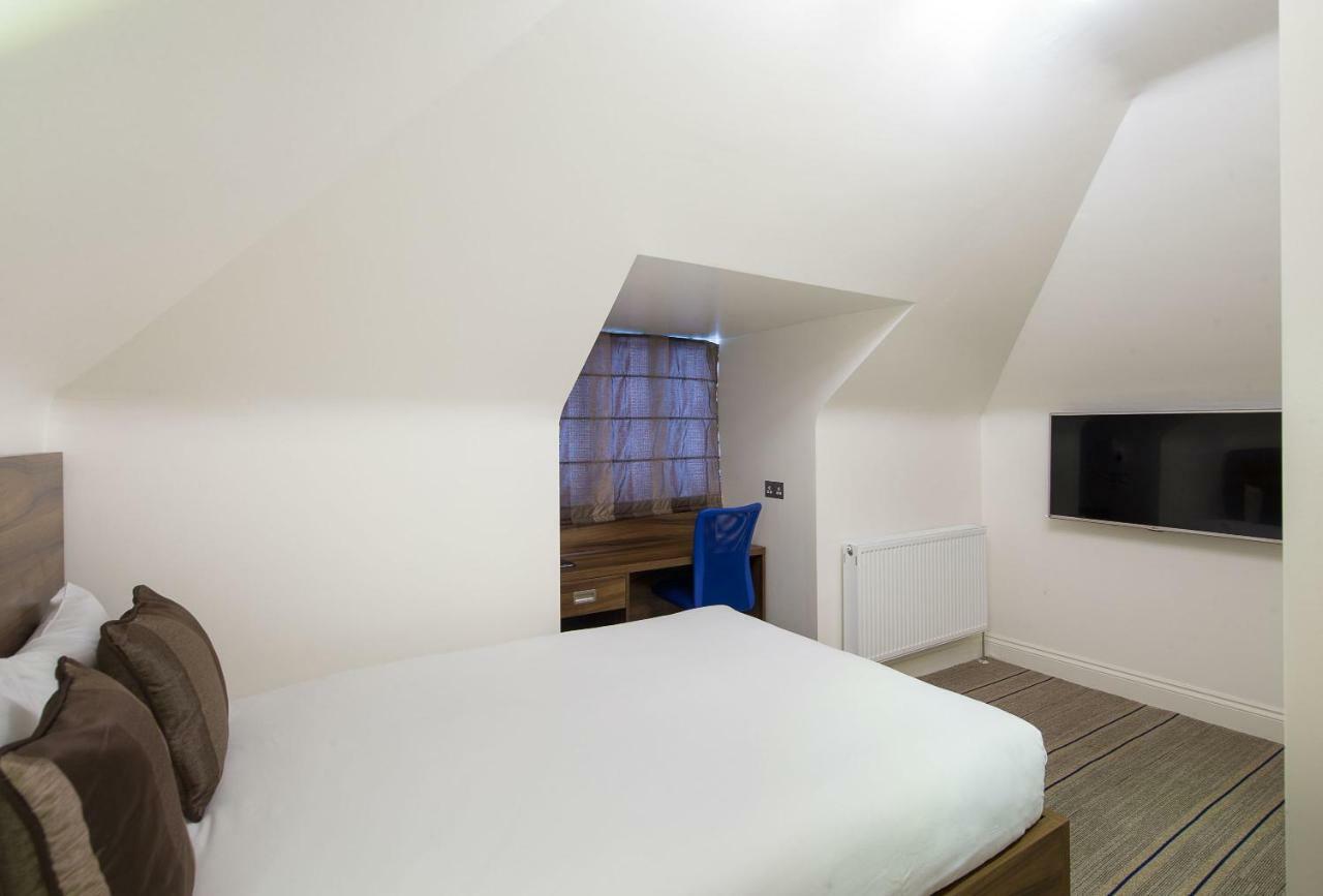 Heathrow-Windsor Guest House Slough Exterior photo
